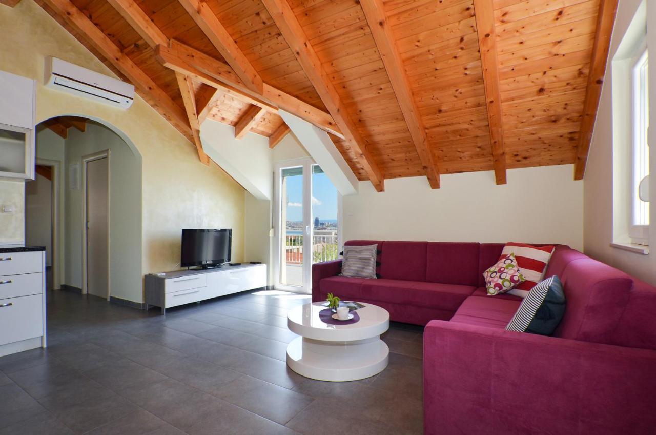 Holiday Home Nevera Kastela Exterior photo