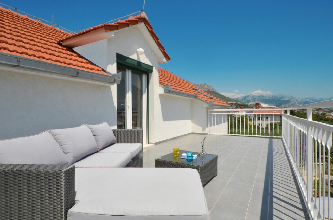 Holiday Home Nevera Kastela Exterior photo