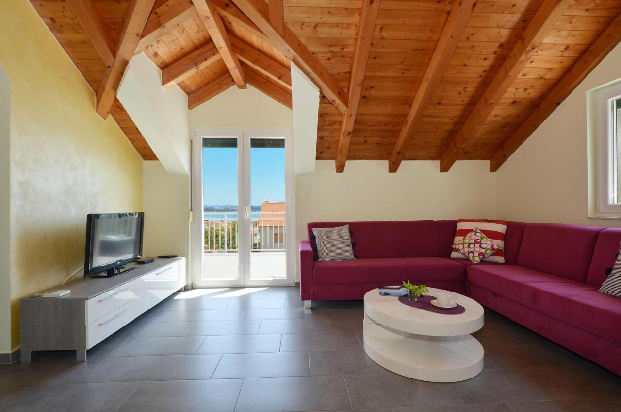 Holiday Home Nevera Kastela Exterior photo
