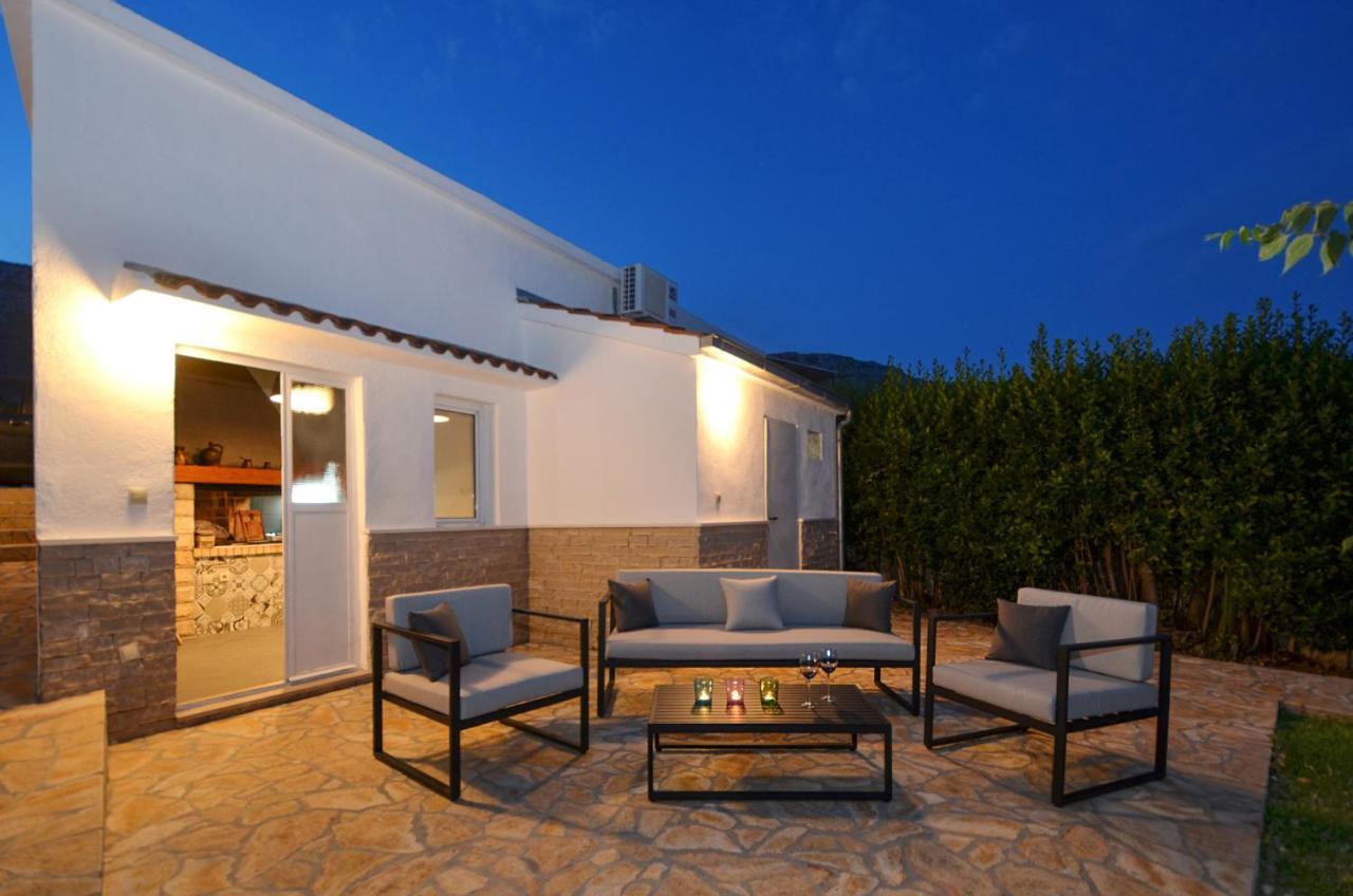 Holiday Home Nevera Kastela Exterior photo